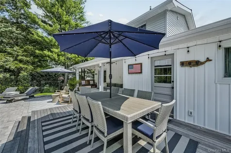 305 Devon Lane Smithtown NY 11787