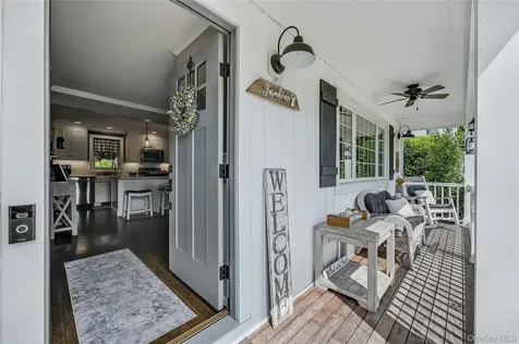 305 Devon Lane Smithtown NY 11787