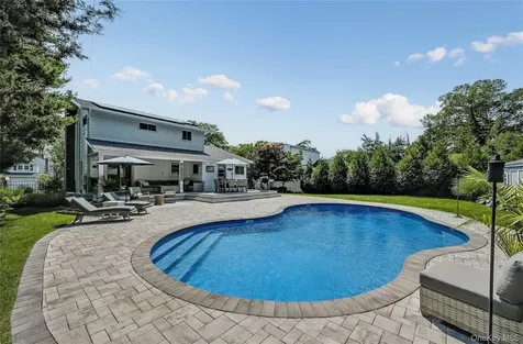 305 Devon Lane Smithtown NY 11787
