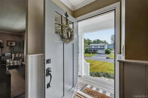 305 Devon Lane Smithtown NY 11787