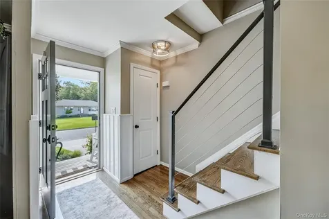 305 Devon Lane Smithtown NY 11787