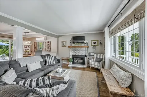 305 Devon Lane Smithtown NY 11787