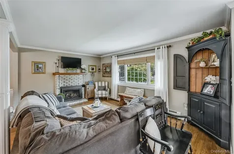 305 Devon Lane Smithtown NY 11787