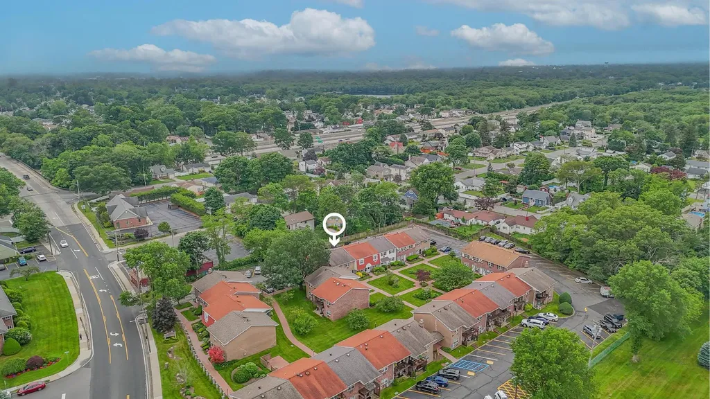 42 Springwood Drive North Babylon NY 11703