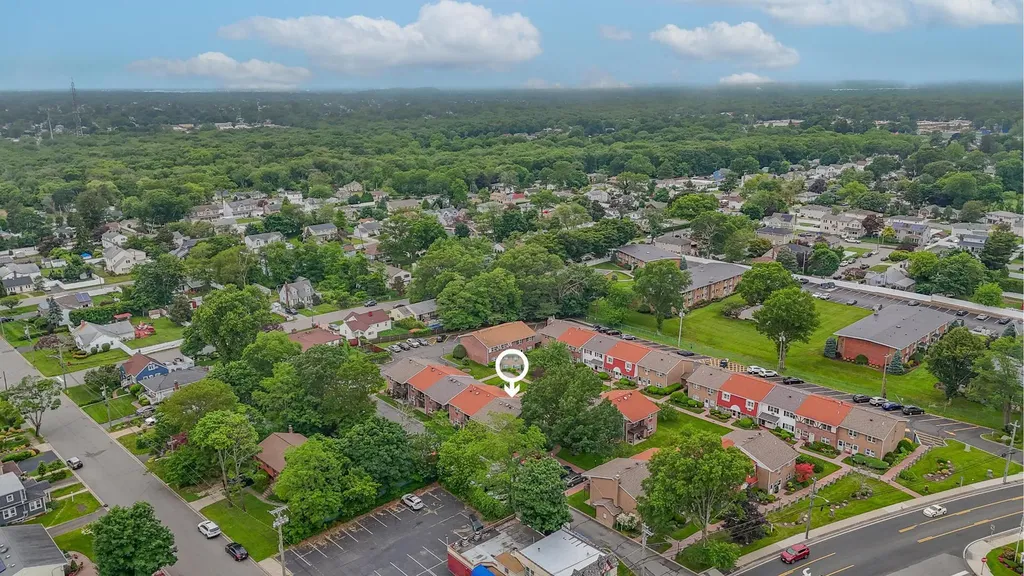 42 Springwood Drive North Babylon NY 11703