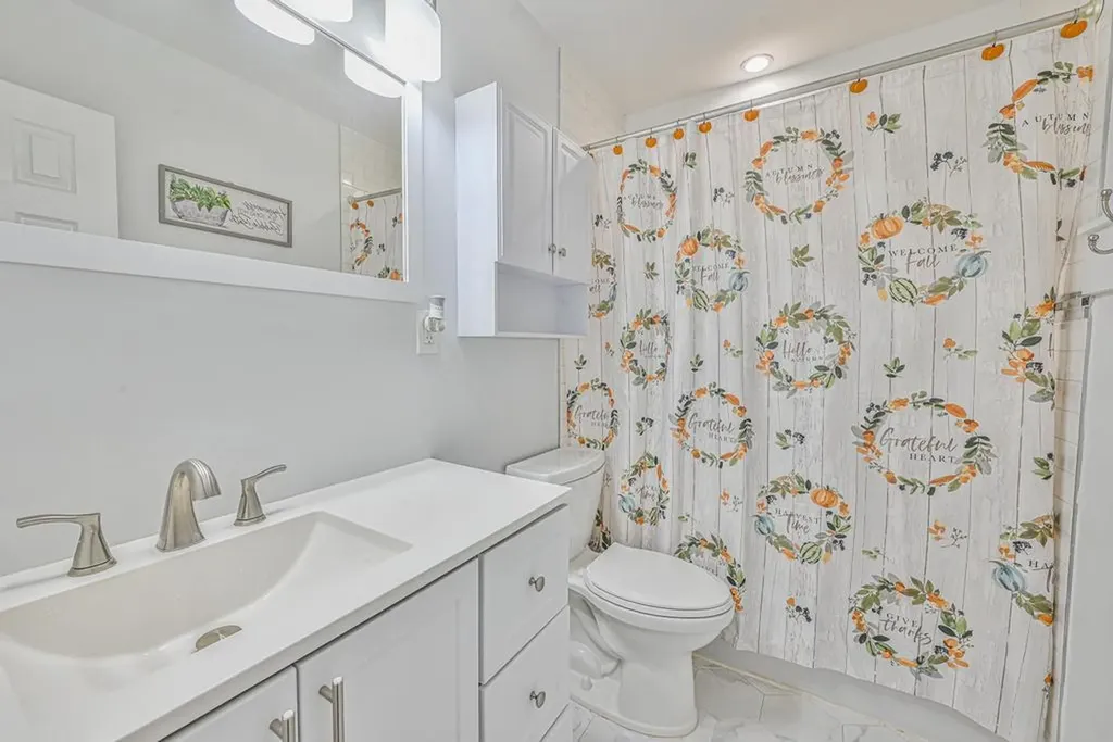 42 Springwood Drive North Babylon NY 11703
