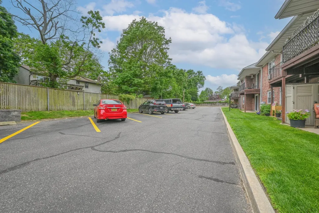 42 Springwood Drive North Babylon NY 11703