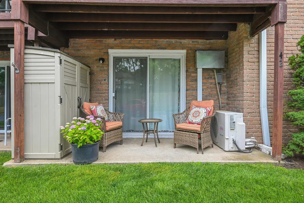 42 Springwood Drive North Babylon NY 11703