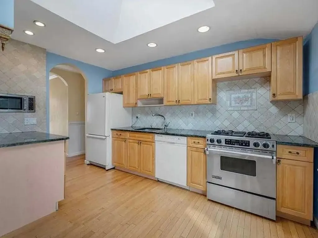 84 Marie Crescent Commack NY 11725