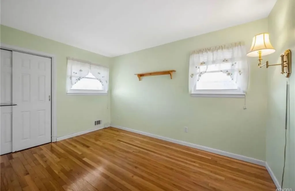 84 Marie Crescent Commack NY 11725