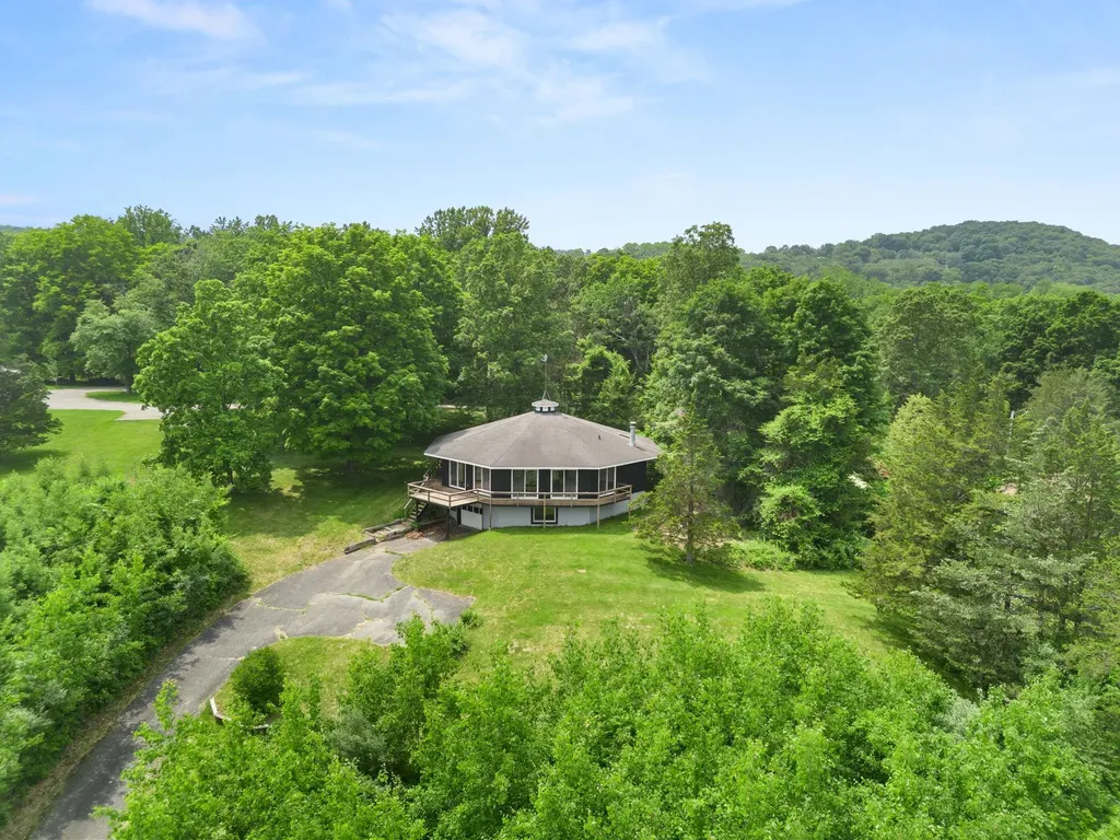 93 Cross Road Patterson NY 12563