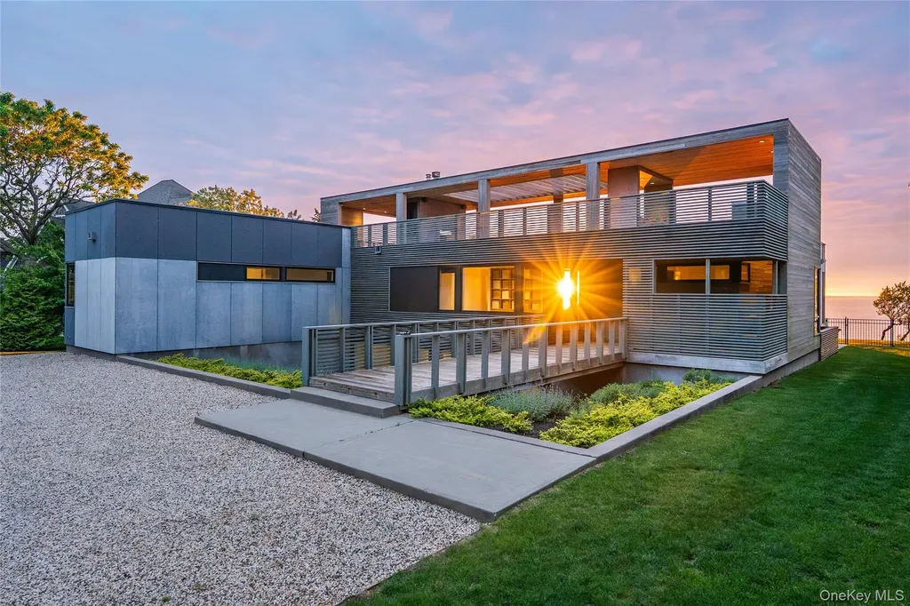 470 Lloyds Lane Mattituck NY 11952