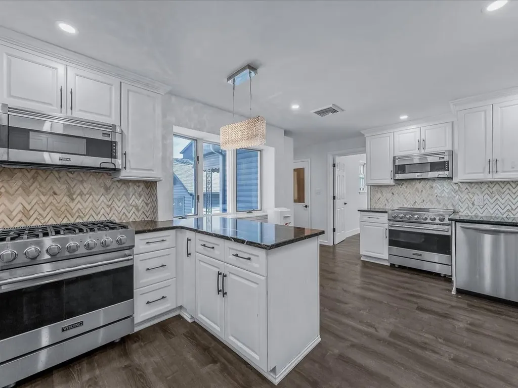 360 Franklin Avenue Hewlett NY 11557