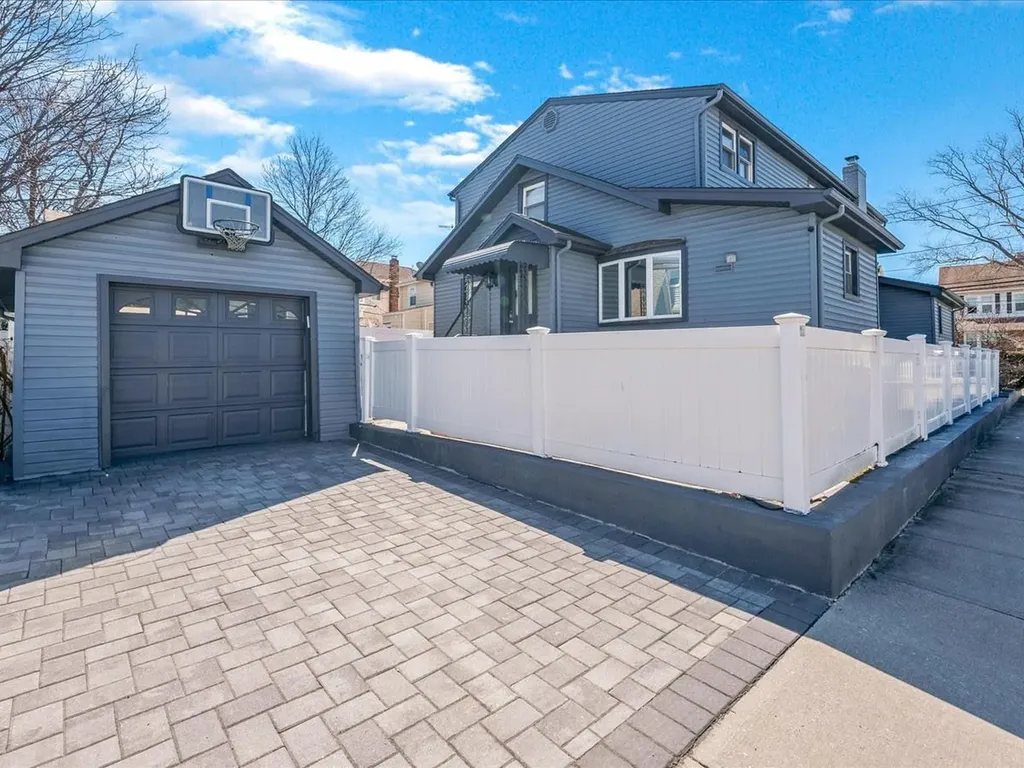 360 Franklin Avenue Hewlett NY 11557