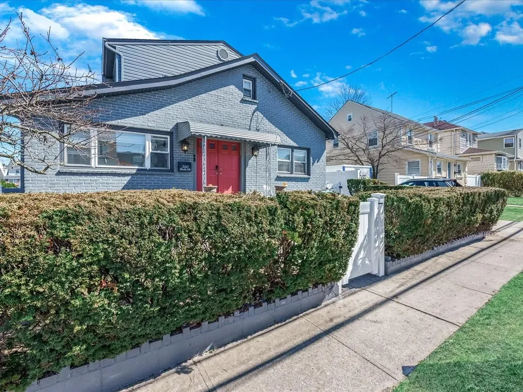 360 Franklin Avenue Hewlett NY 11557