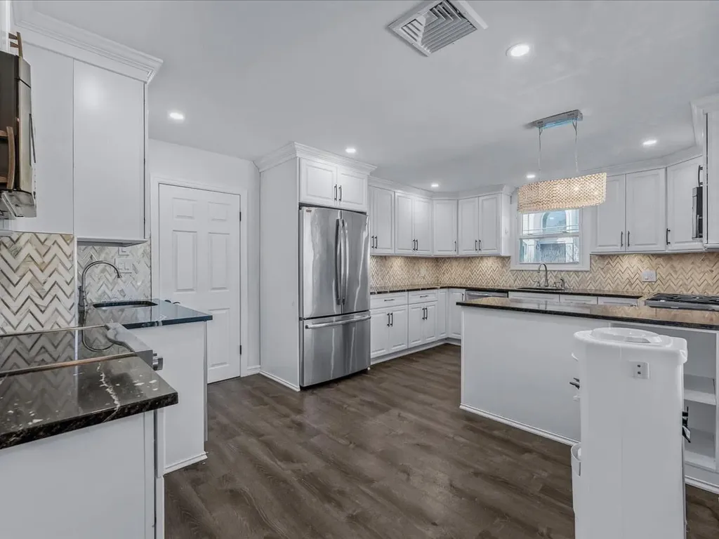 360 Franklin Avenue Hewlett NY 11557