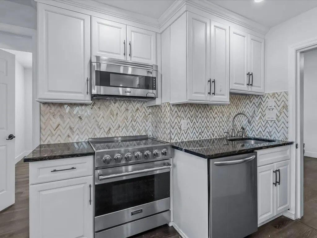 360 Franklin Avenue Hewlett NY 11557