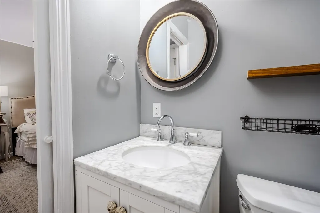 10 Bradish Lane Babylon NY 11702