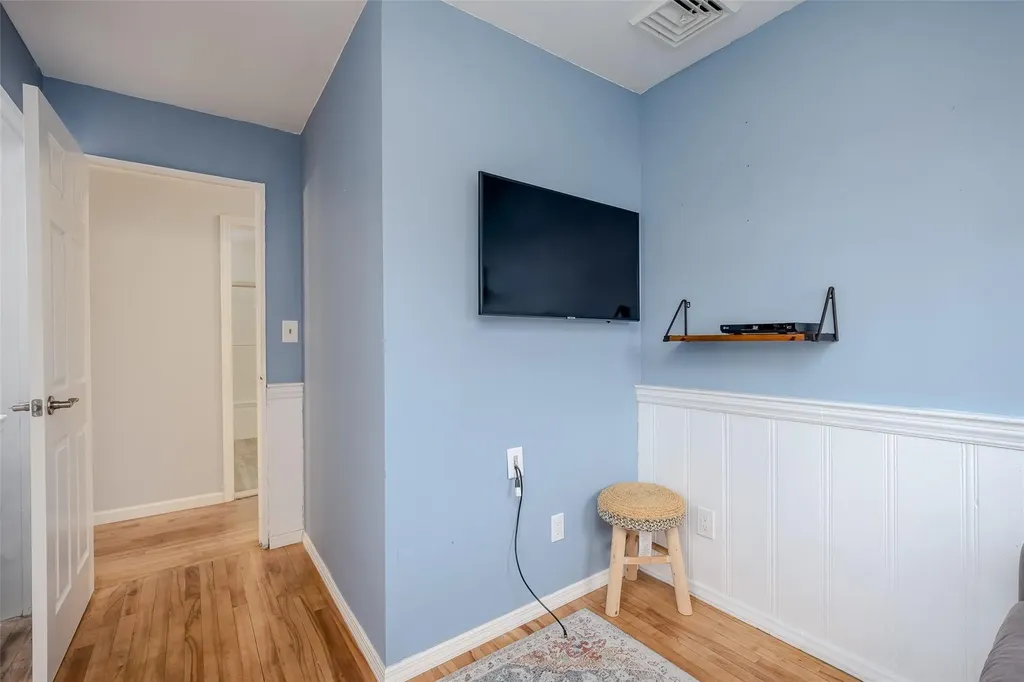10 Bradish Lane Babylon NY 11702