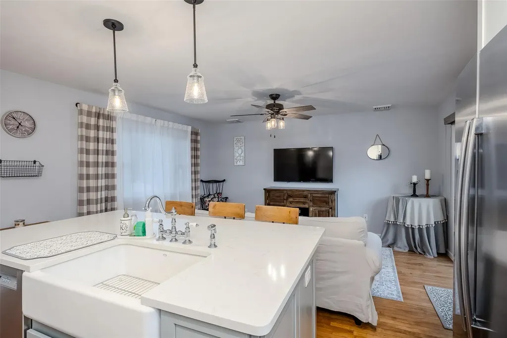 10 Bradish Lane Babylon NY 11702