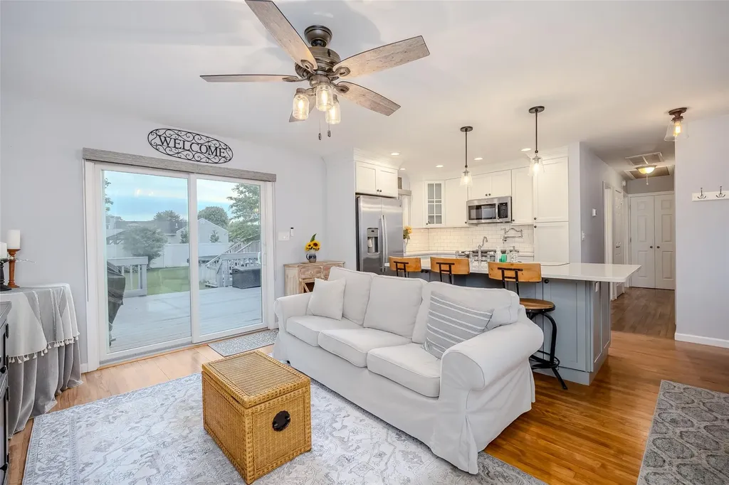 10 Bradish Lane Babylon NY 11702