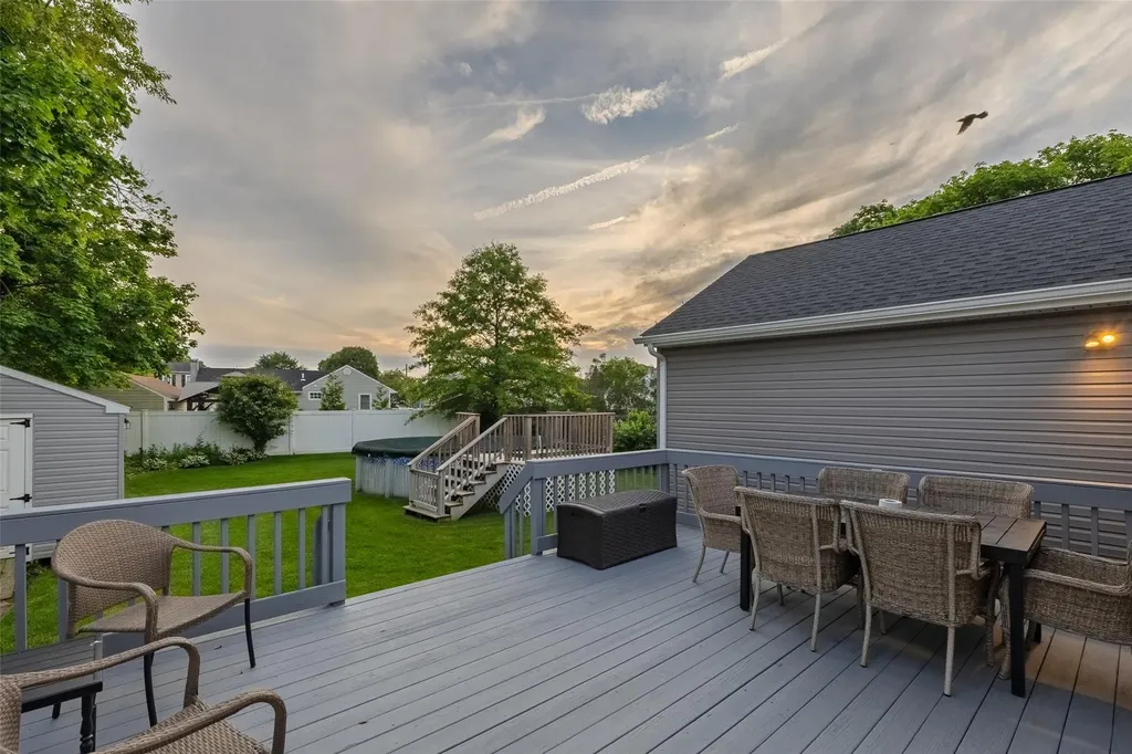 10 Bradish Lane Babylon NY 11702
