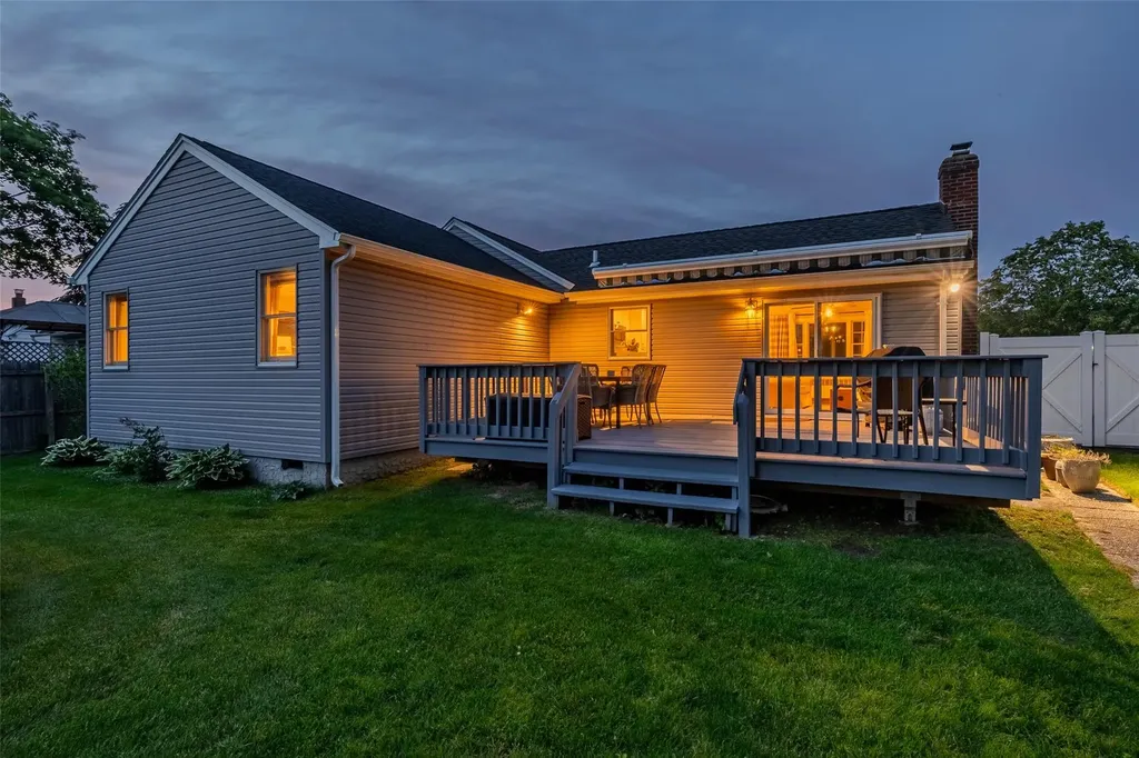10 Bradish Lane Babylon NY 11702