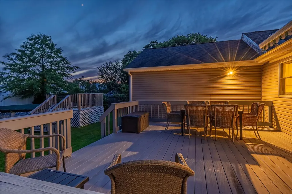 10 Bradish Lane Babylon NY 11702
