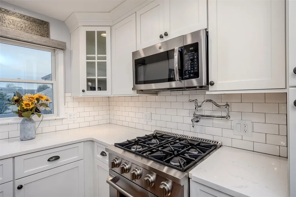 10 Bradish Lane Babylon NY 11702