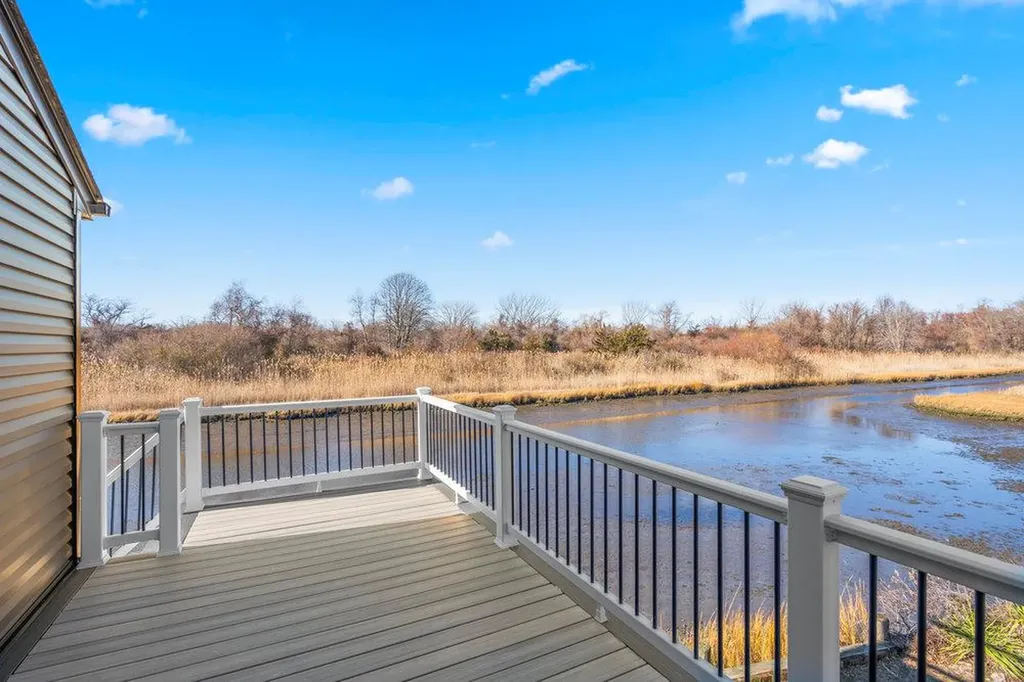 2850 Shore Road Seaford NY 11783