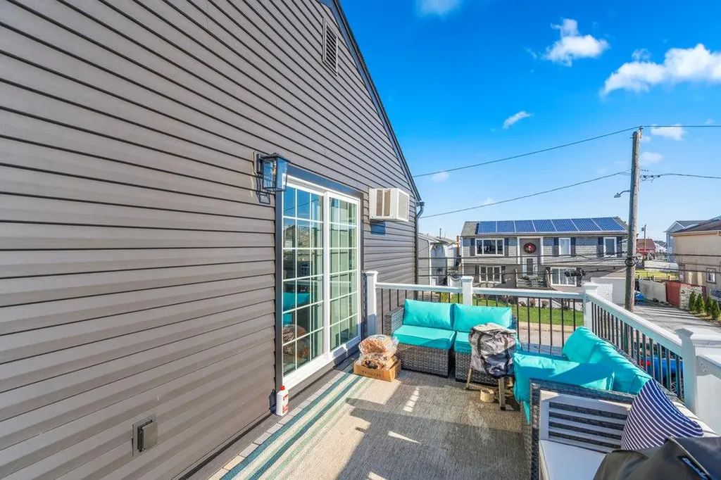 2850 Shore Road Seaford NY 11783
