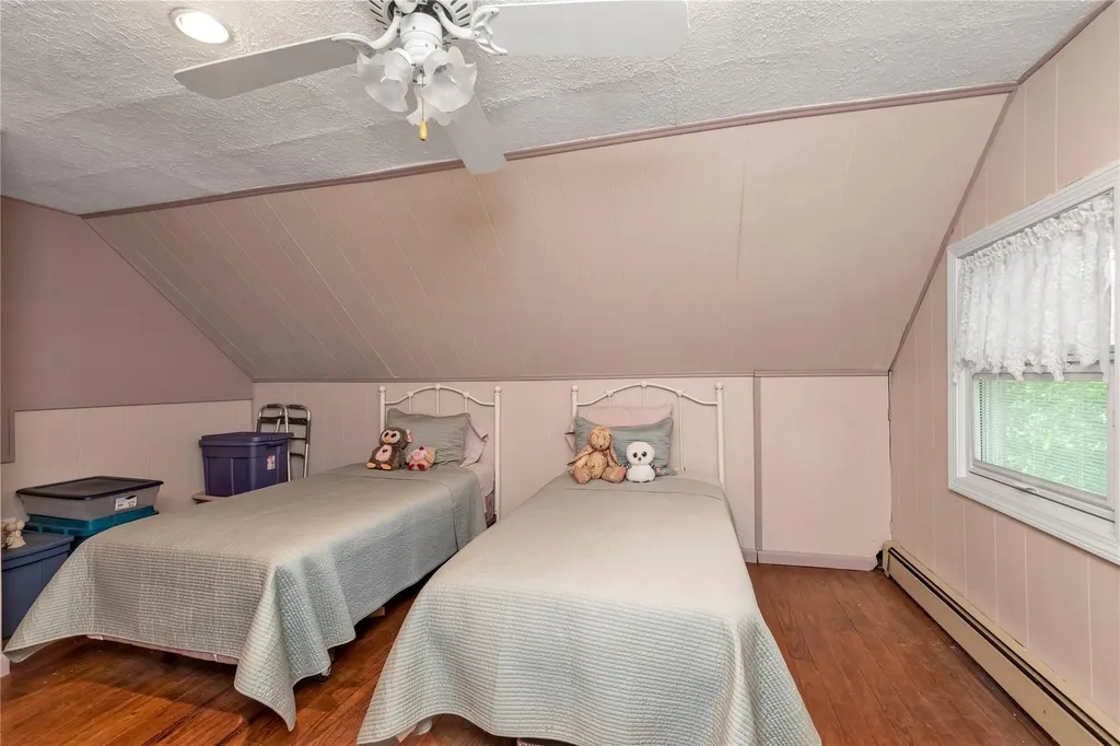 16 Crescent Lane Levittown NY 11756