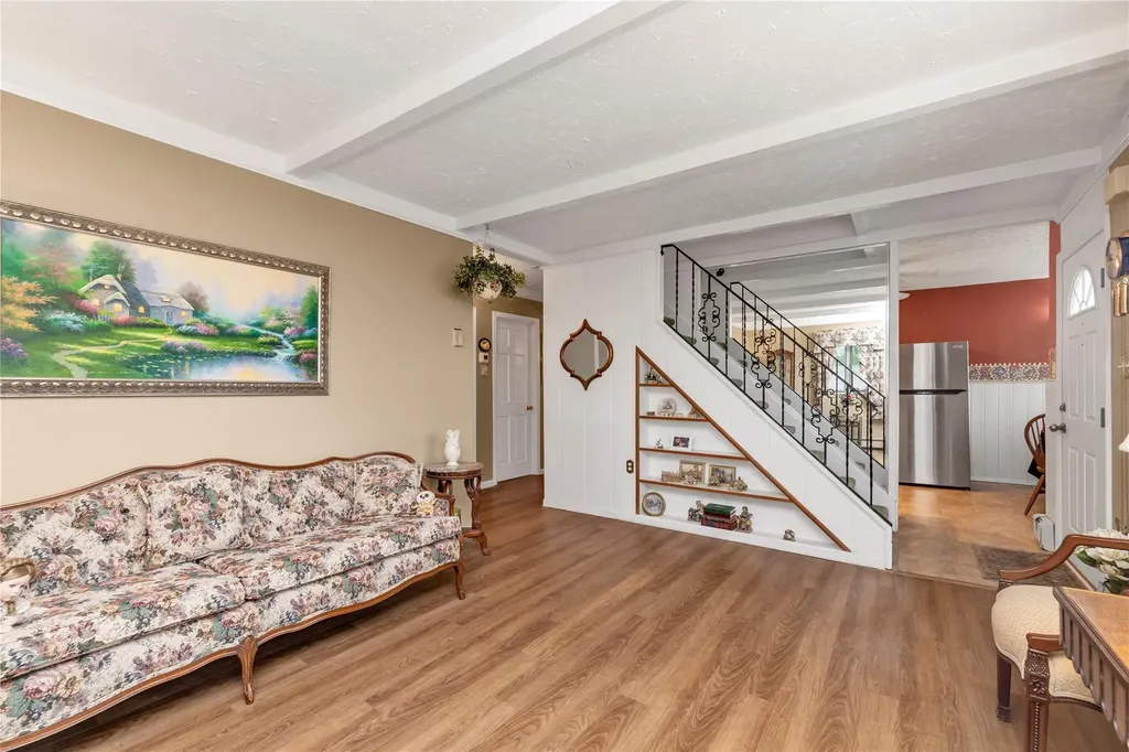 16 Crescent Lane Levittown NY 11756