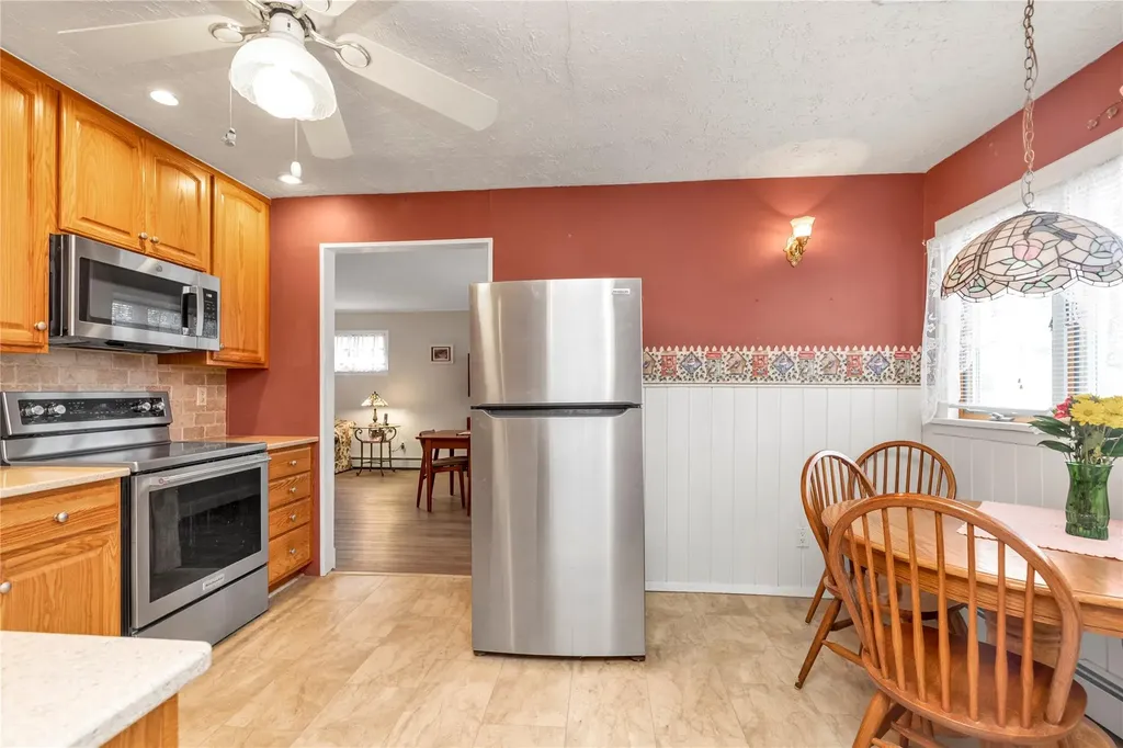 16 Crescent Lane Levittown NY 11756