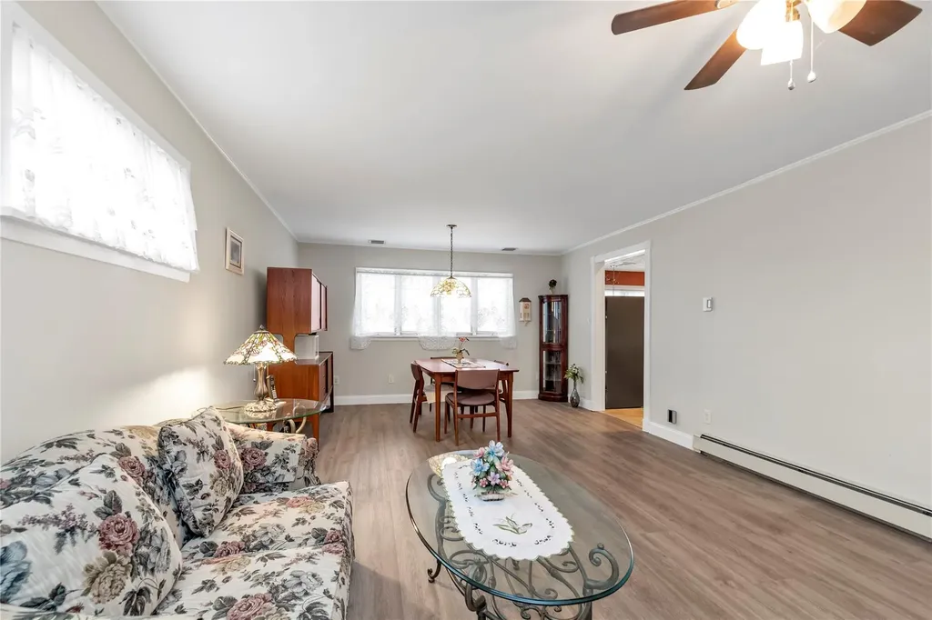 16 Crescent Lane Levittown NY 11756