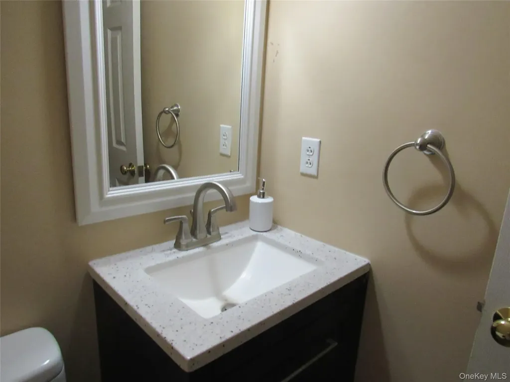 105 Sarah Lane Middletown NY 10941