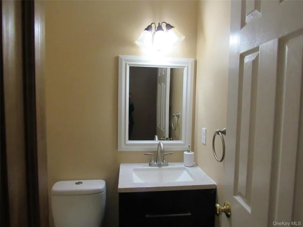 105 Sarah Lane Middletown NY 10941