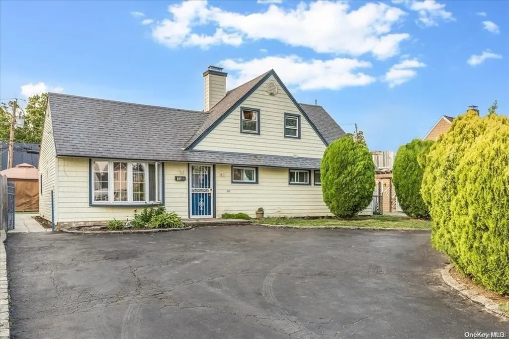 15 Marksman Lane Levittown NY 11756