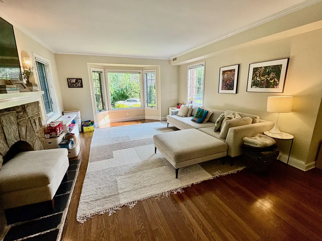 5 Rockcrest Road Manhasset NY 11030