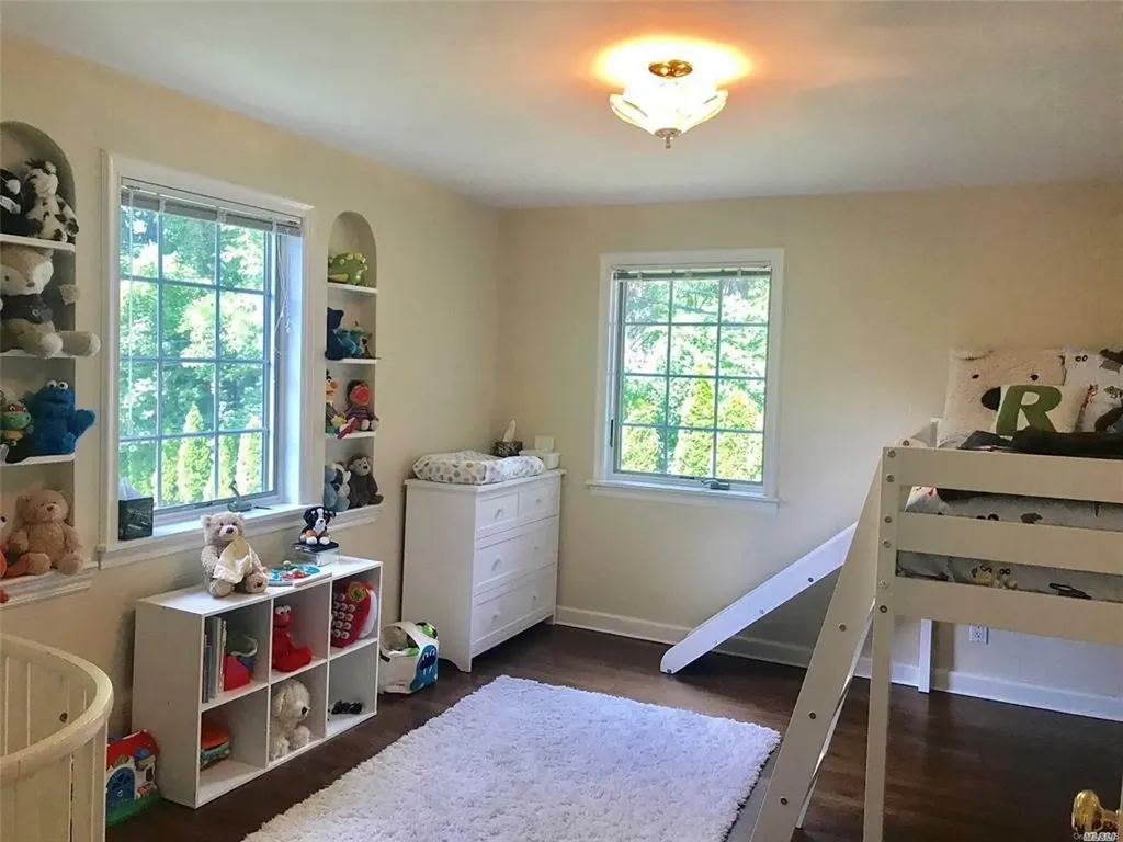 5 Rockcrest Road Manhasset NY 11030