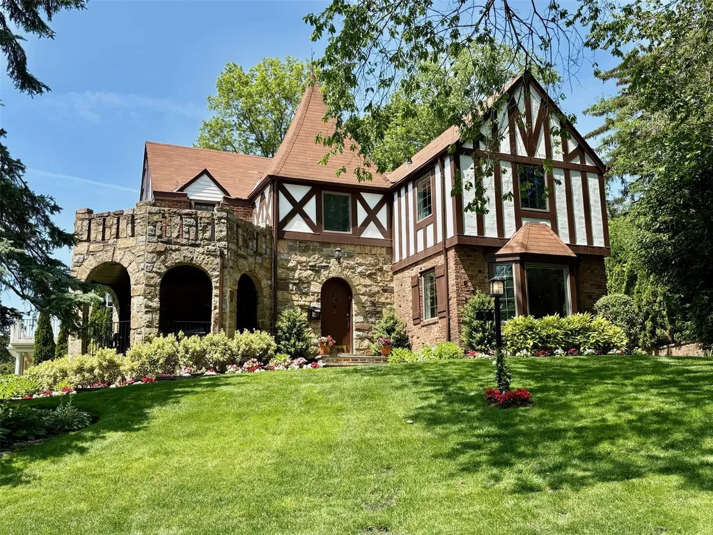 5 Rockcrest Road Manhasset NY 11030