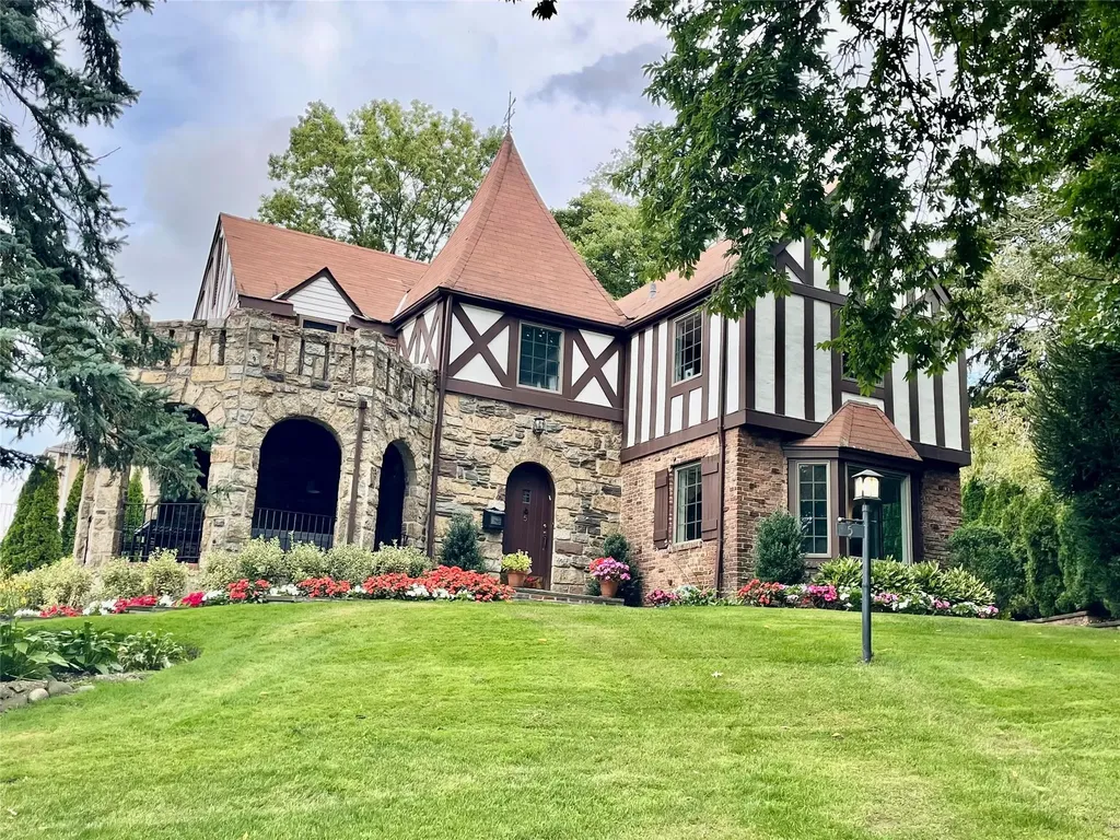 5 Rockcrest Road Manhasset NY 11030