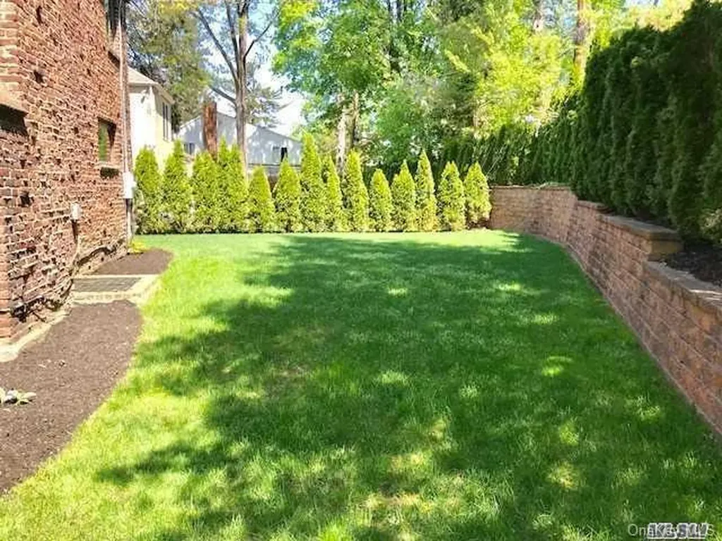 5 Rockcrest Road Manhasset NY 11030