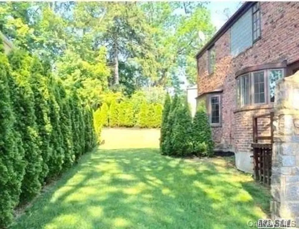 5 Rockcrest Road Manhasset NY 11030