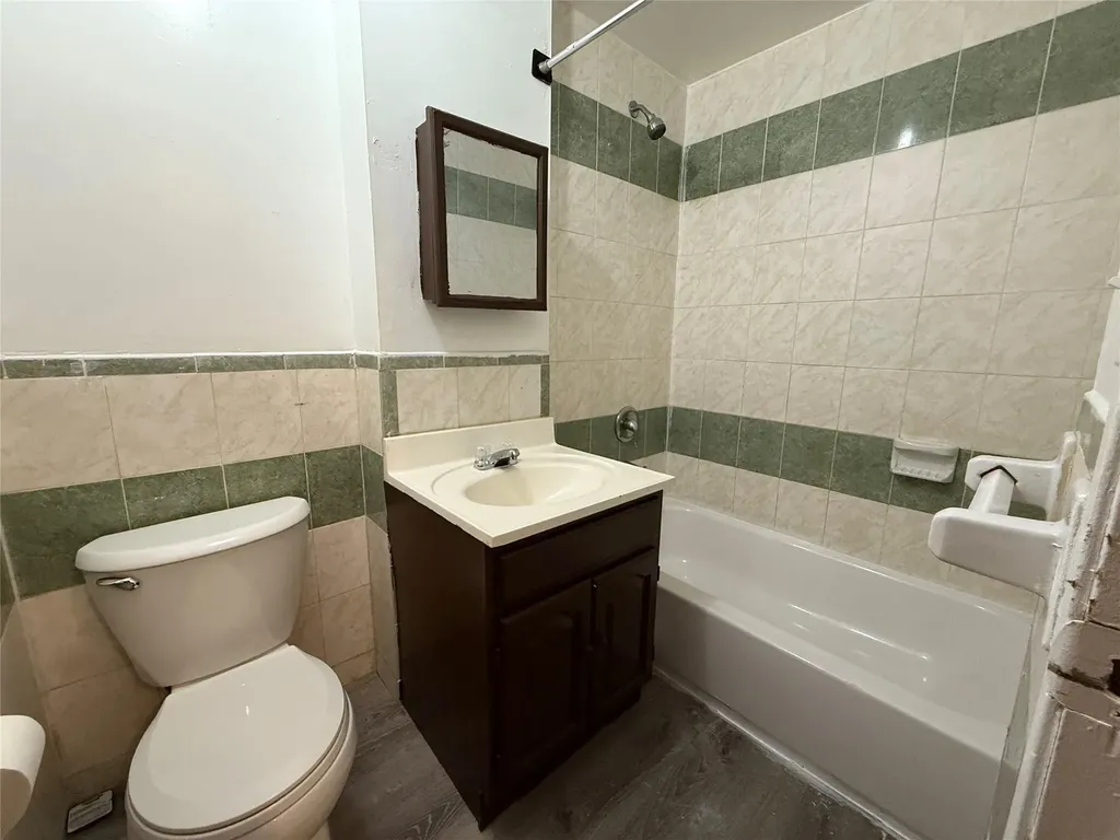 13 Mcclancy Place Brooklyn NY 11207