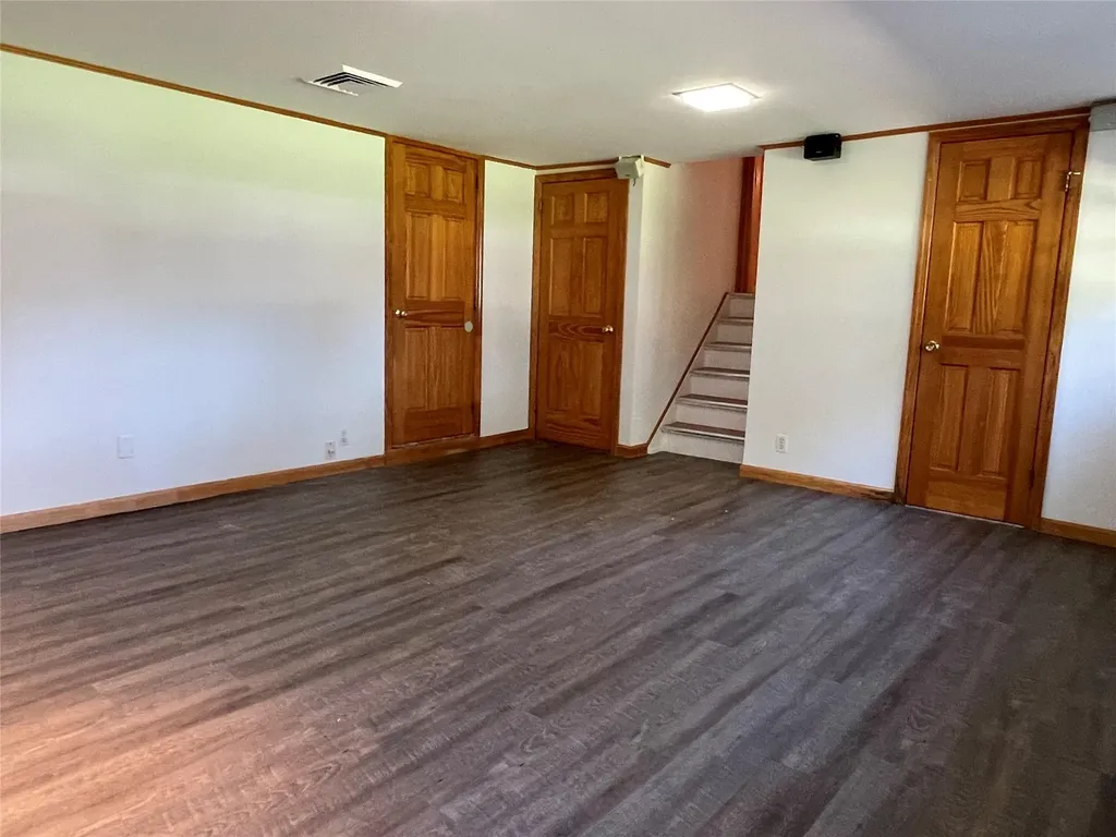 2 Stuart Drive Syosset NY 11791