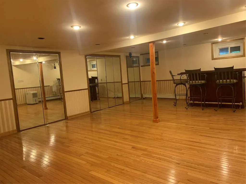 2 Stuart Drive Syosset NY 11791