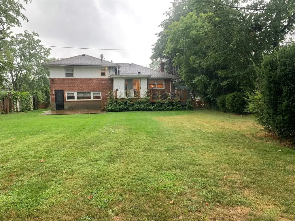 2 Stuart Drive Syosset NY 11791