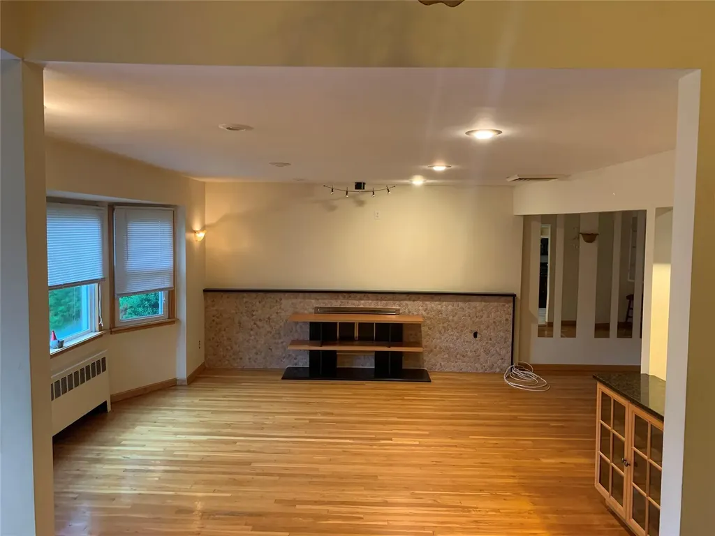 2 Stuart Drive Syosset NY 11791