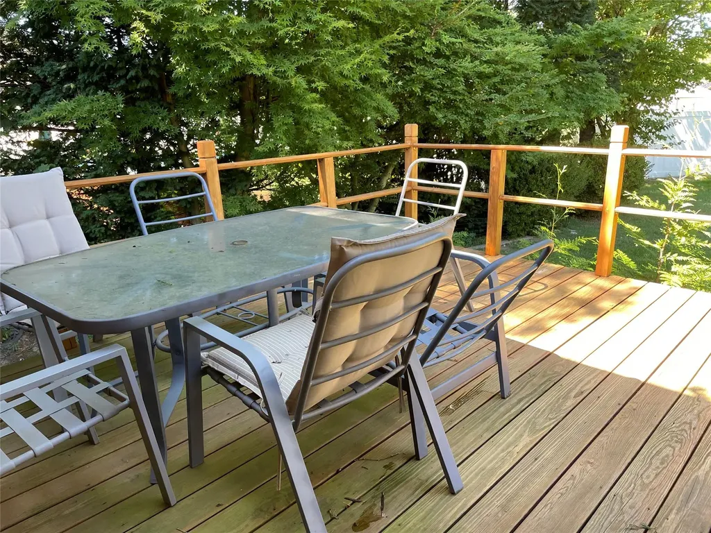 2 Stuart Drive Syosset NY 11791